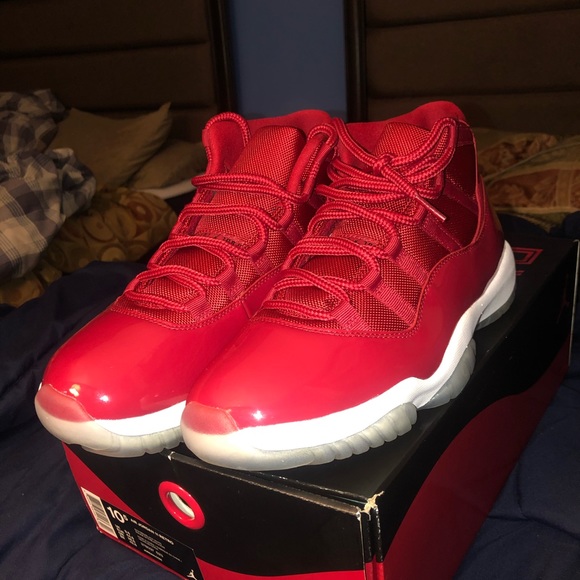 10.5 Air Jordan Retro Red 11’s - Picture 3 of 4